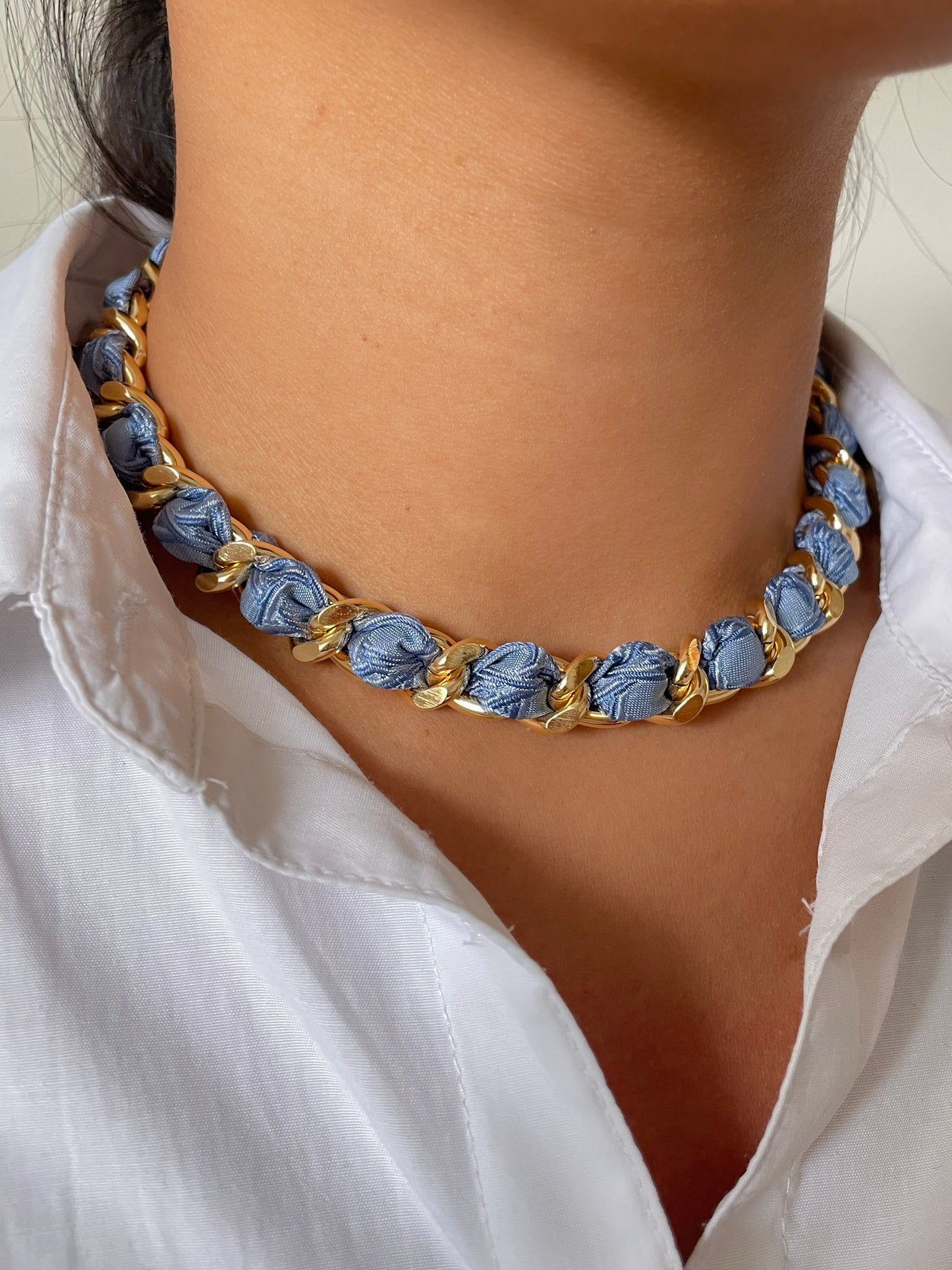 Collier Mailles Upcyclé Tout en Soie 'Ocean Blue'
