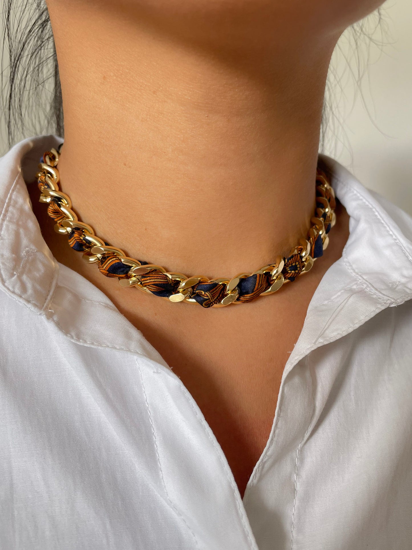 Collier Mailles Upcyclé Tout en Soie 'Panier en Osier'