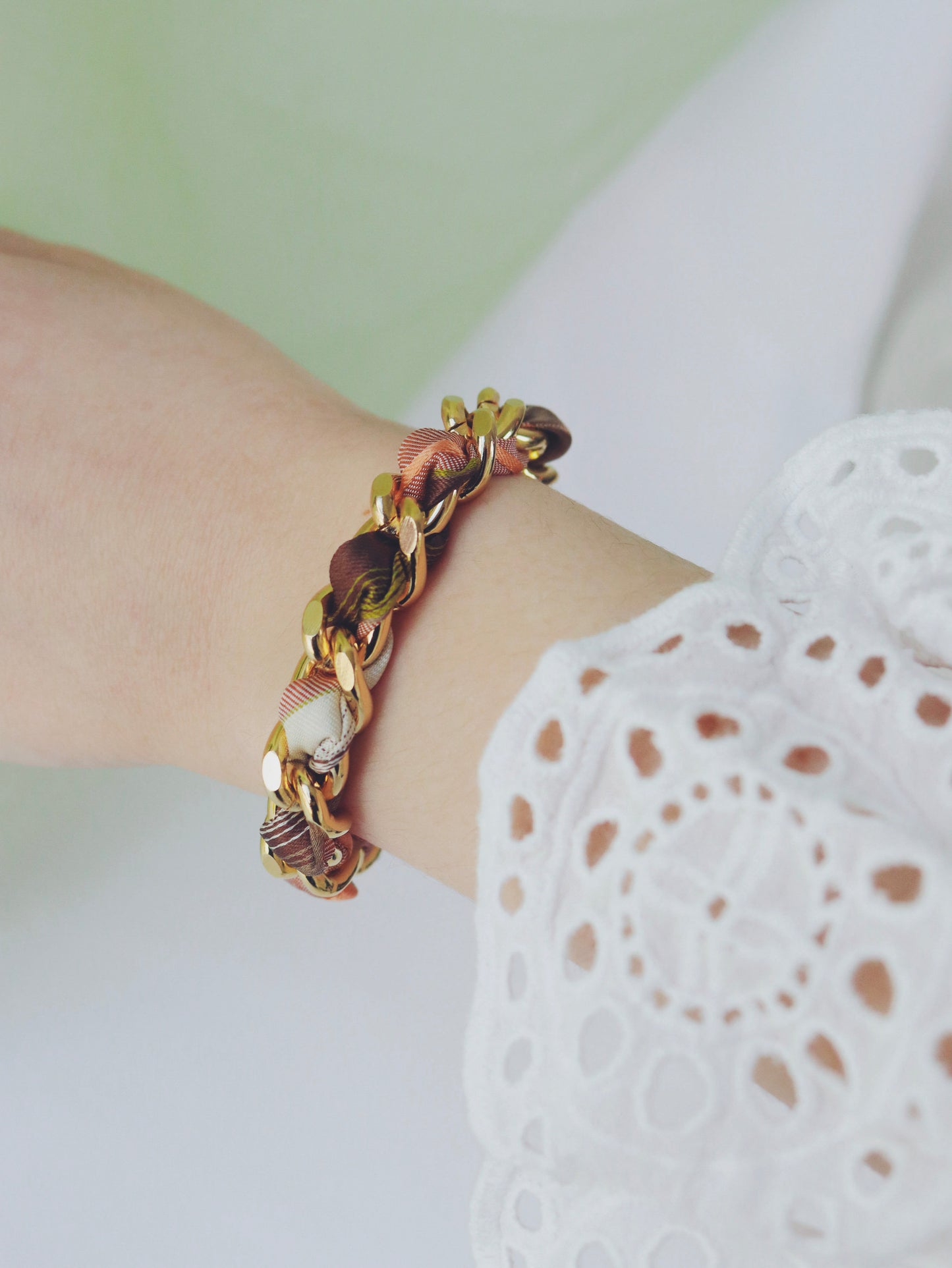 Bracelet Mailles Upcyclé 'Boulevards Éclatants'