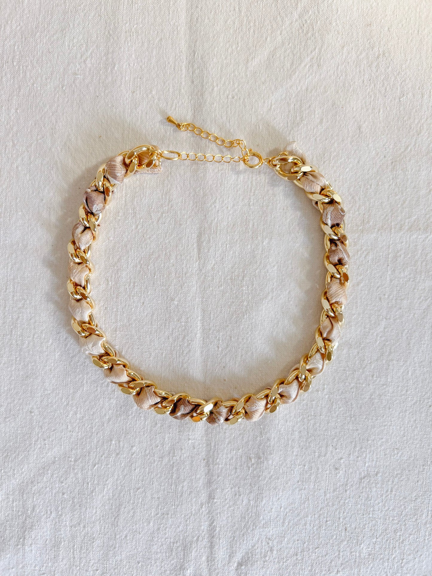 Collier Mailles Upcyclé Tout en Soie 'Branches Platines'