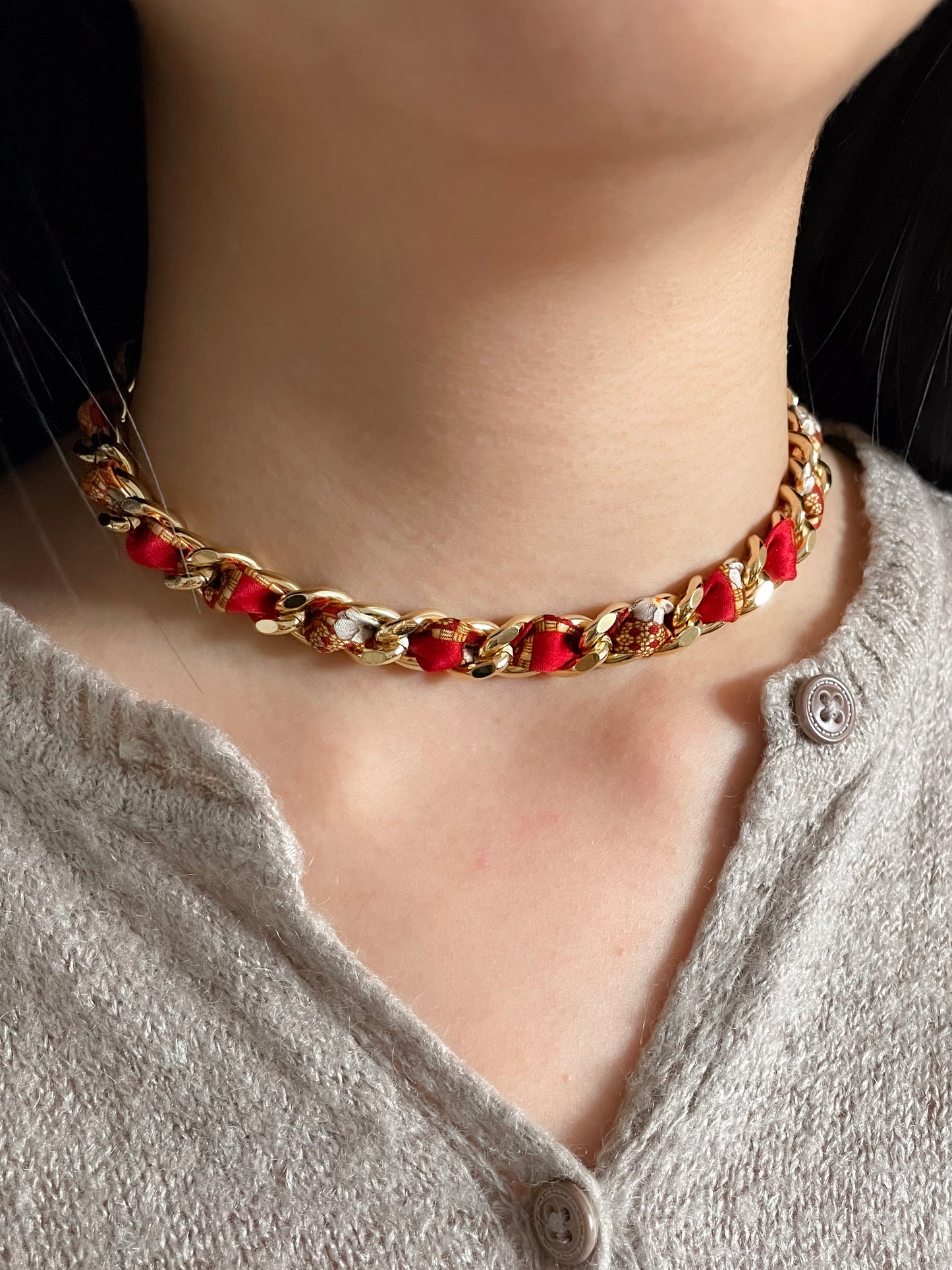 Collier Mailles Upcyclé Tout en Soie 'Rosidae'