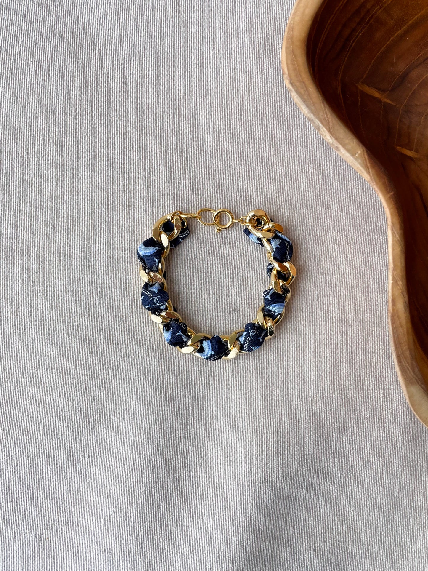 Bracelet Mailles Upcyclé Iconique 'Dauphins Croisière'