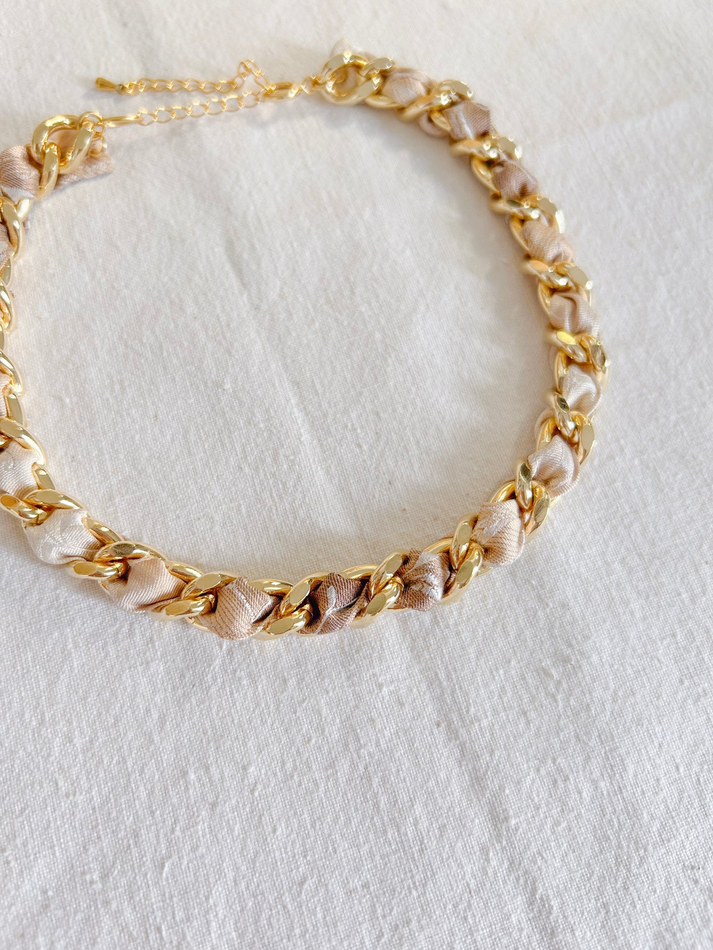 Collier Mailles Upcyclé Tout en Soie 'Branches Platines'