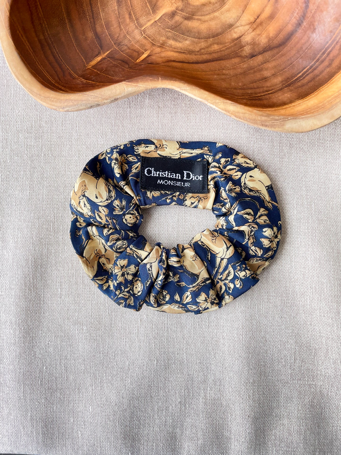 Chouchou Upcyclé Iconique 'L'écurie du Palais'