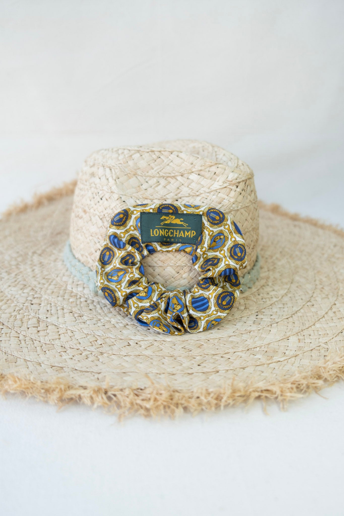 Chouchou Upcyclé Iconique 'Médaille Hippique'