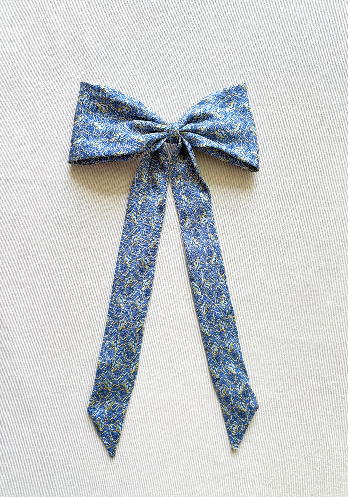 Barrette Nœud Upcyclé 'Bleu Ciel' (grand)