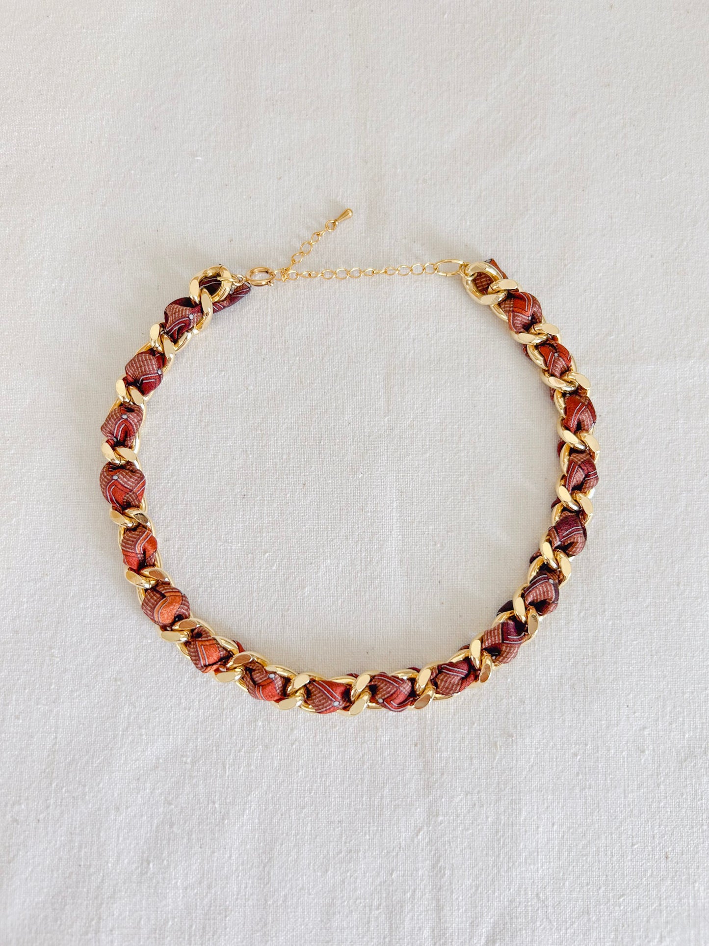 Collier Mailles Upcyclé Tout en Soie 'L'art du bronze'