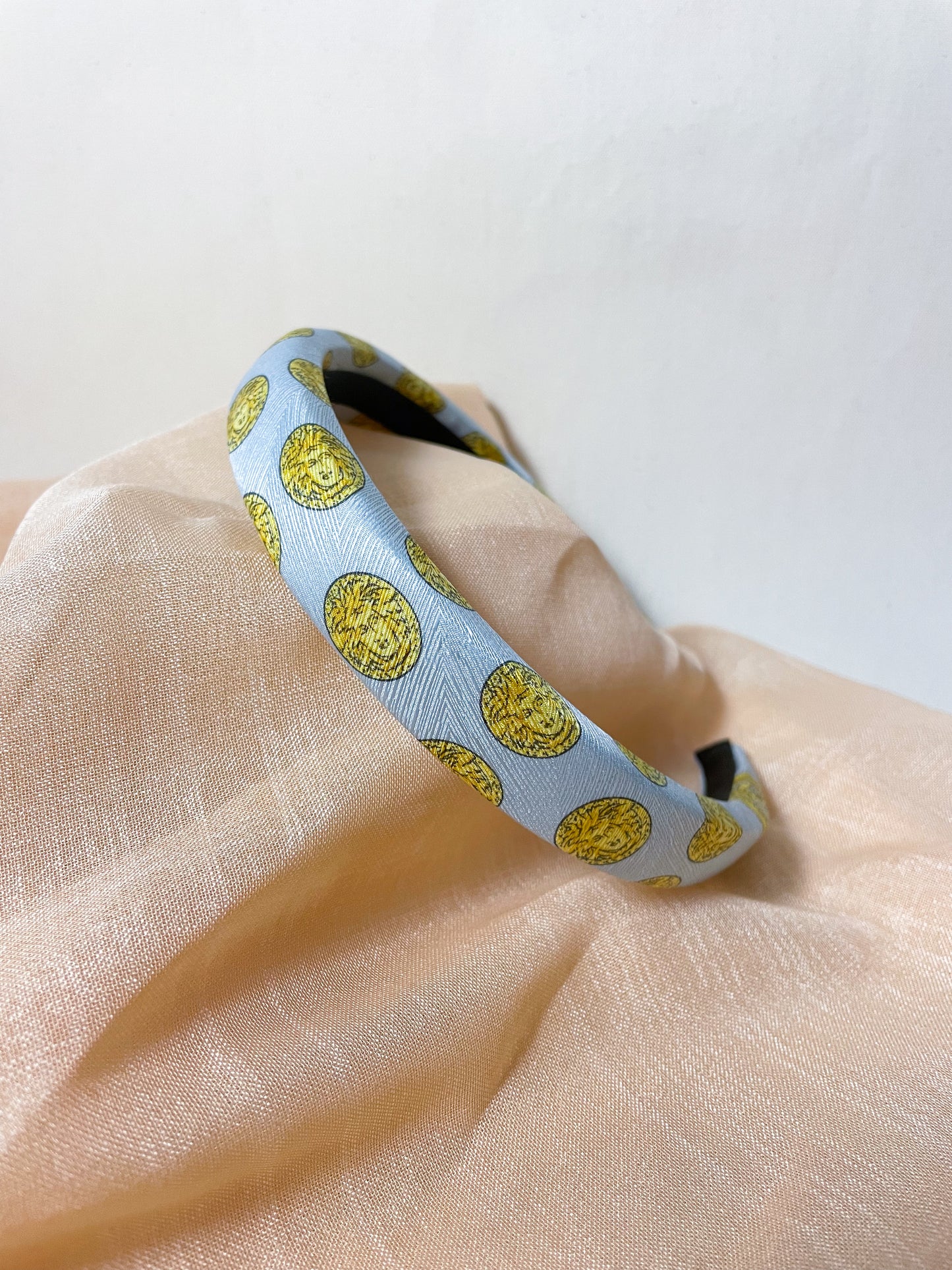 Headband Upcyclé Iconique 'Médaillon Solaire' N°2
