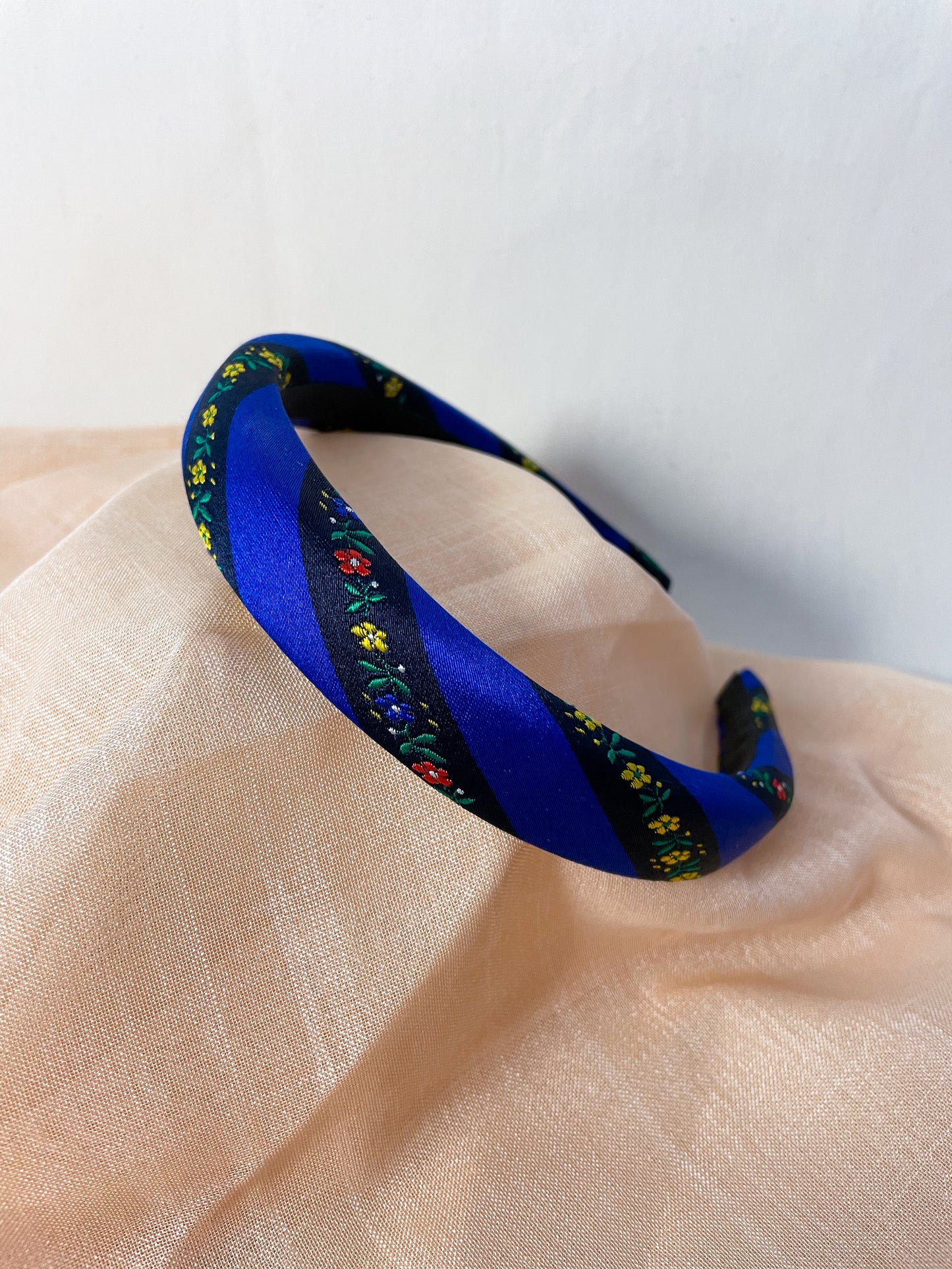Ensemble Upcyclé Iconique 'Défilé Floral'
