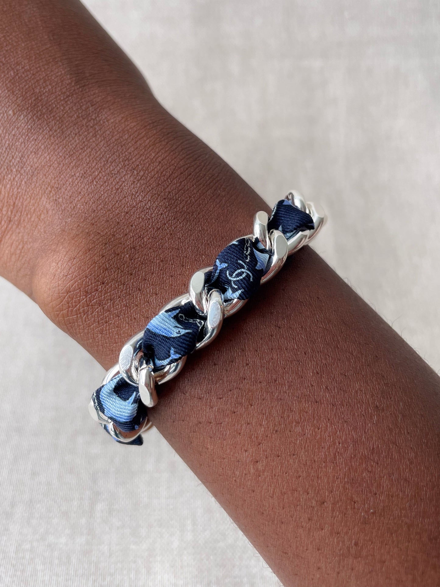 Bracelet Mailles Upcyclé Iconique 'Dauphins Croisière'