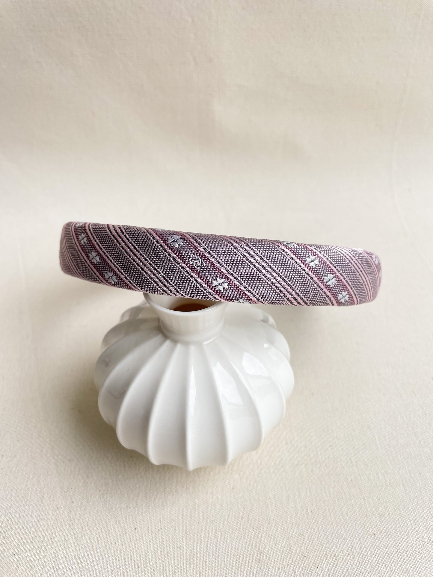 Headband Upcyclé Iconique 'Le Pavillon des Trèfles'