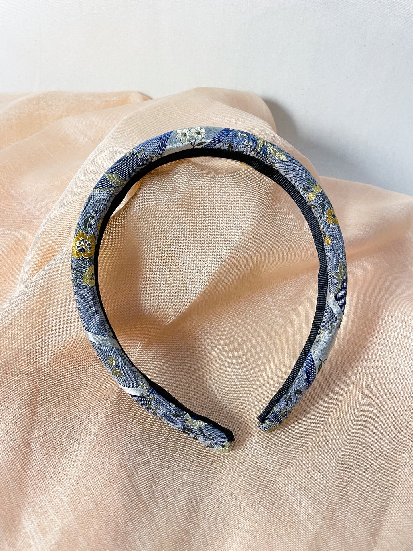 Ensemble Upcyclé Iconique 'Orné de fleurs'