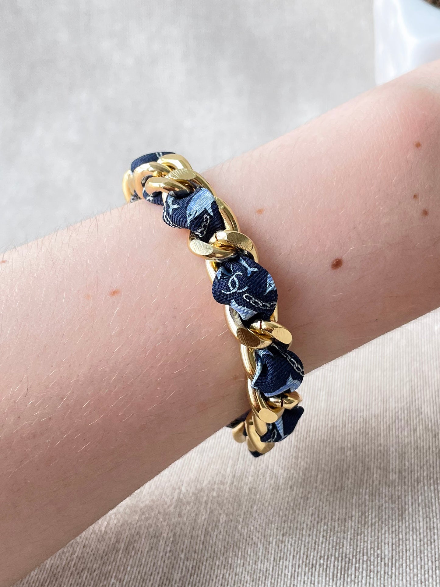 Bracelet Mailles Upcyclé Iconique 'Dauphins Croisière'