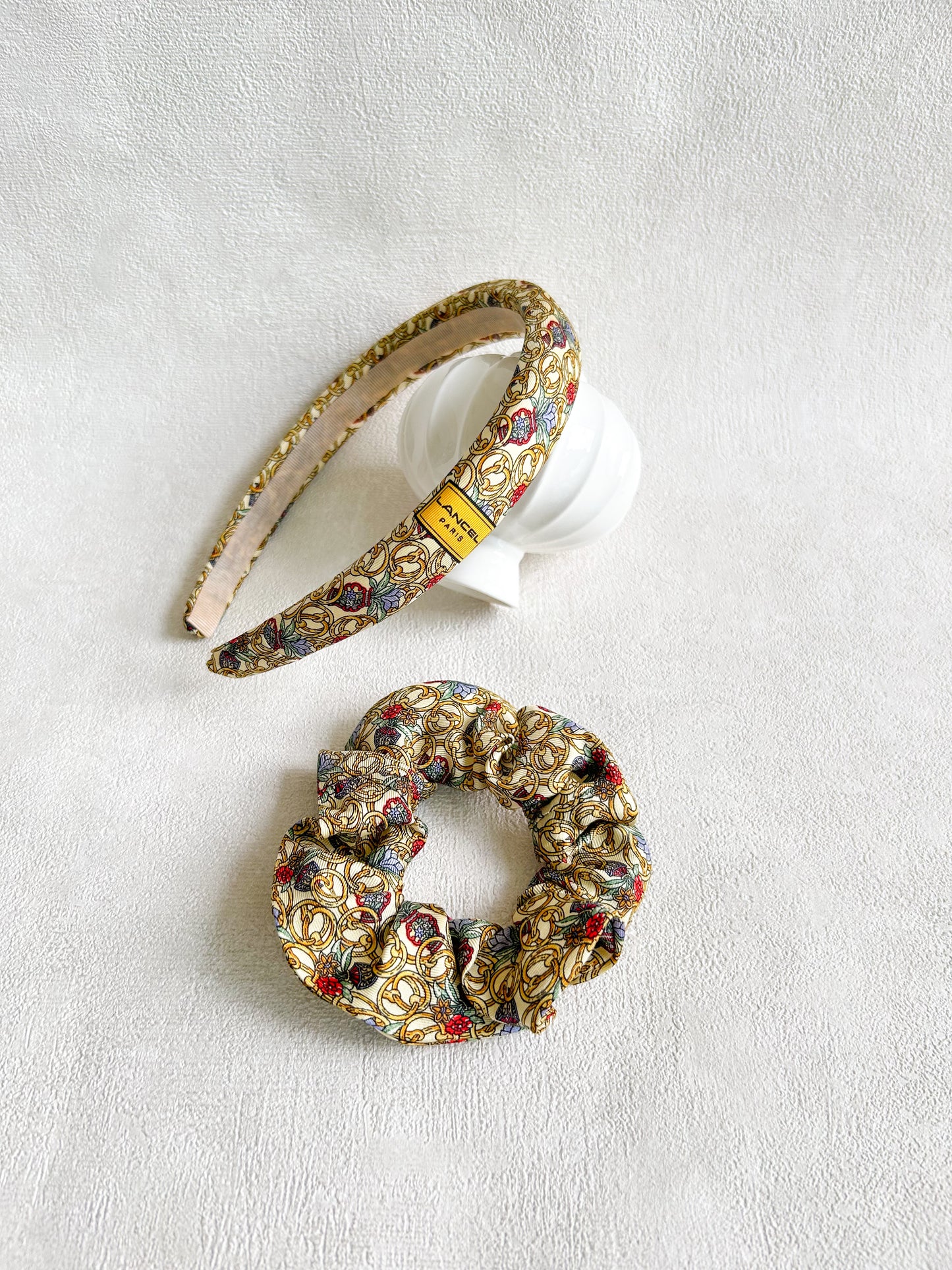 Ensemble Upcyclé Iconique 'Anneaux fleuris'
