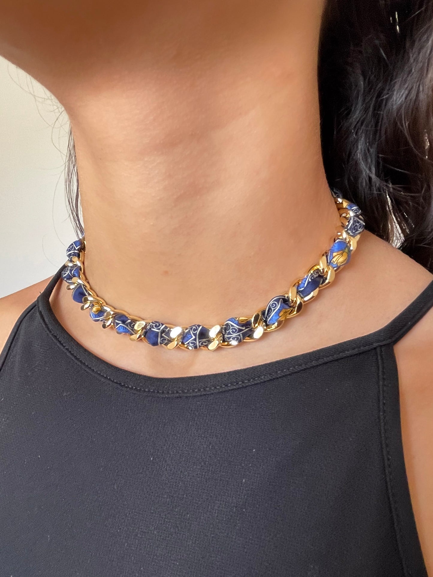 Collier Mailles Upcyclé Tout en Soie 'Golden Rose'