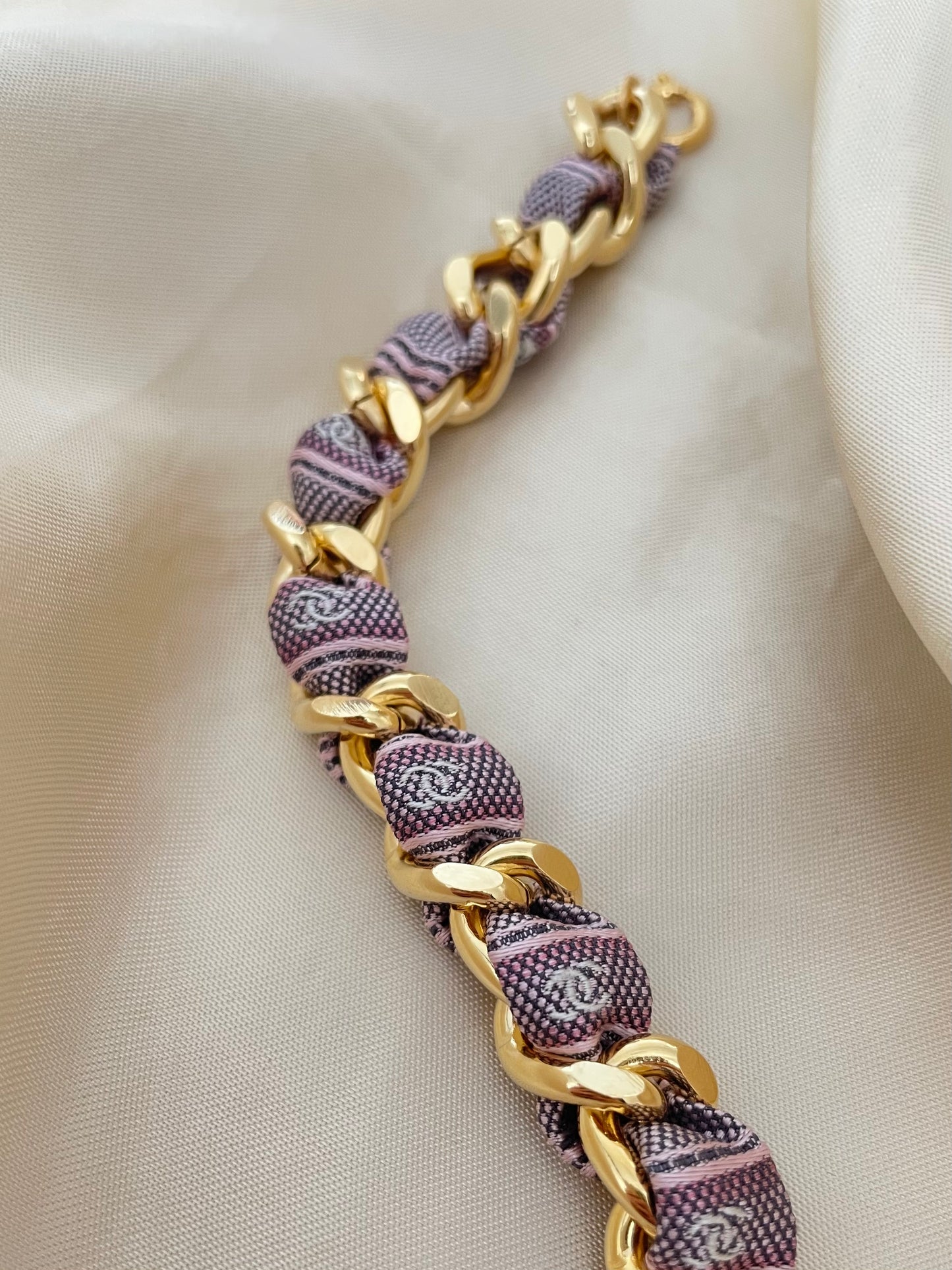 Bracelet Mailles Upcyclé Iconique 'Le Pavillon des Trèfles'