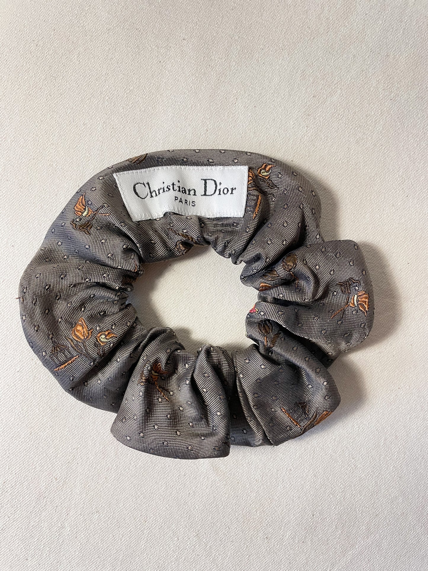 Chouchou Upcyclé Iconique 'Gris d'argent' N°2