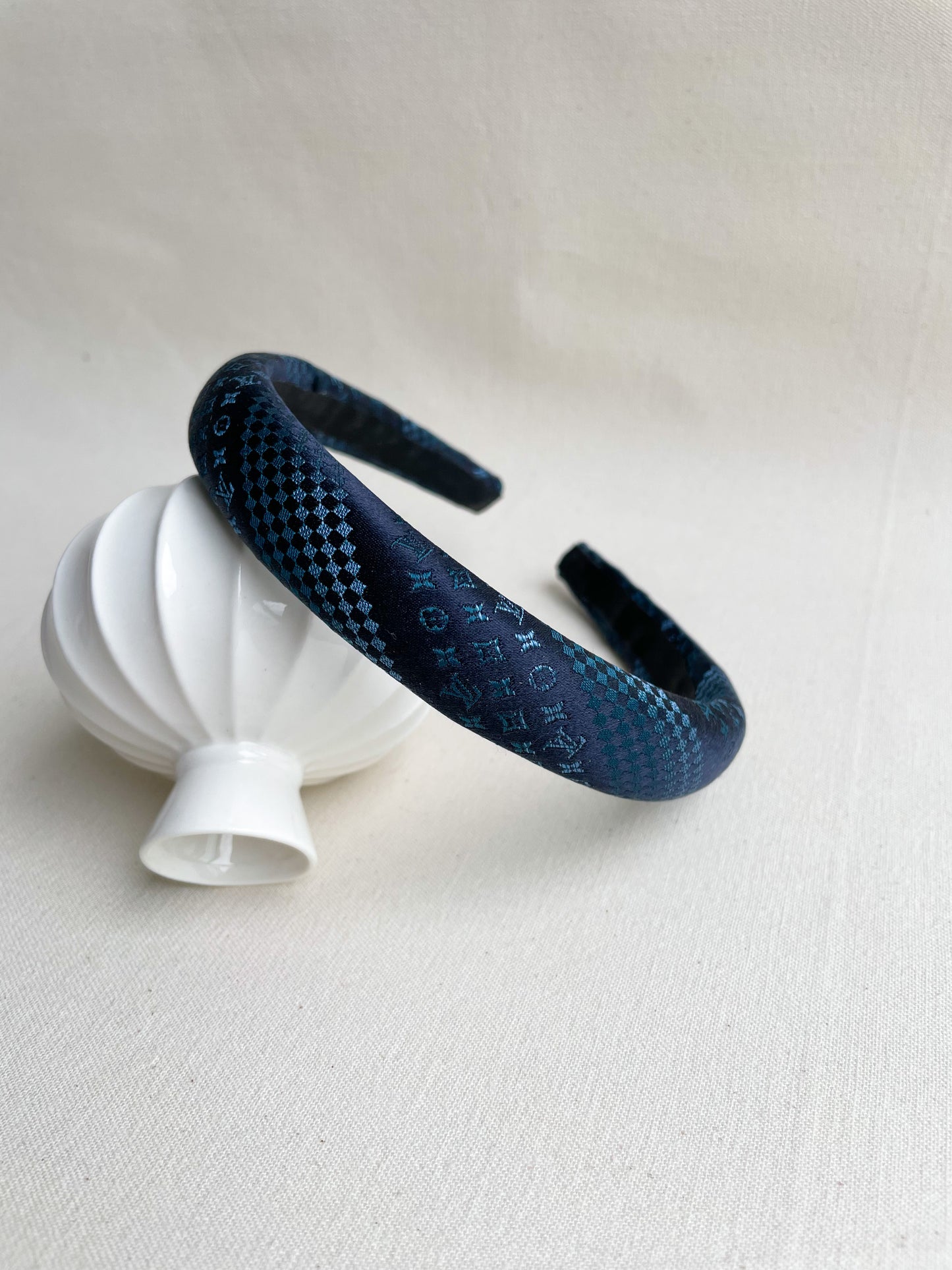 Headband Upcyclé Iconique 'Raffiné'
