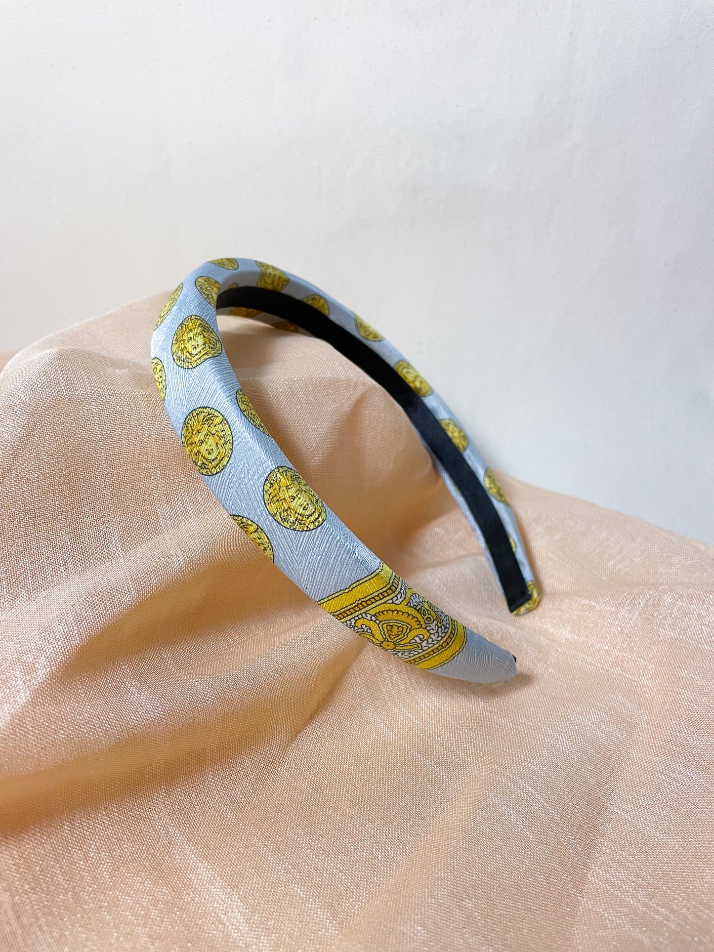 Headband Upcyclé Iconique 'Médaillon Solaire' N°2