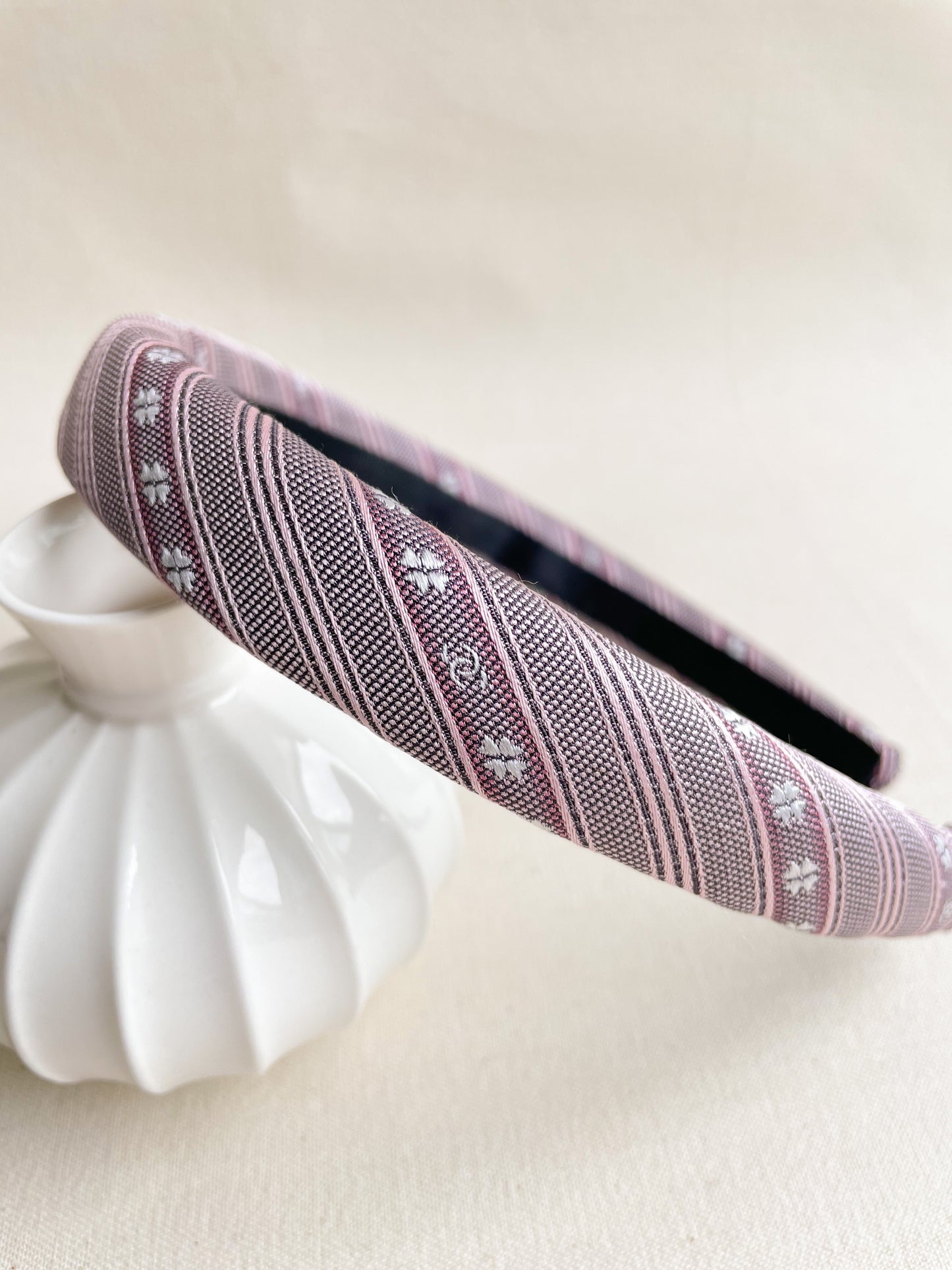 Headband Upcyclé Iconique 'Le Pavillon des Trèfles'