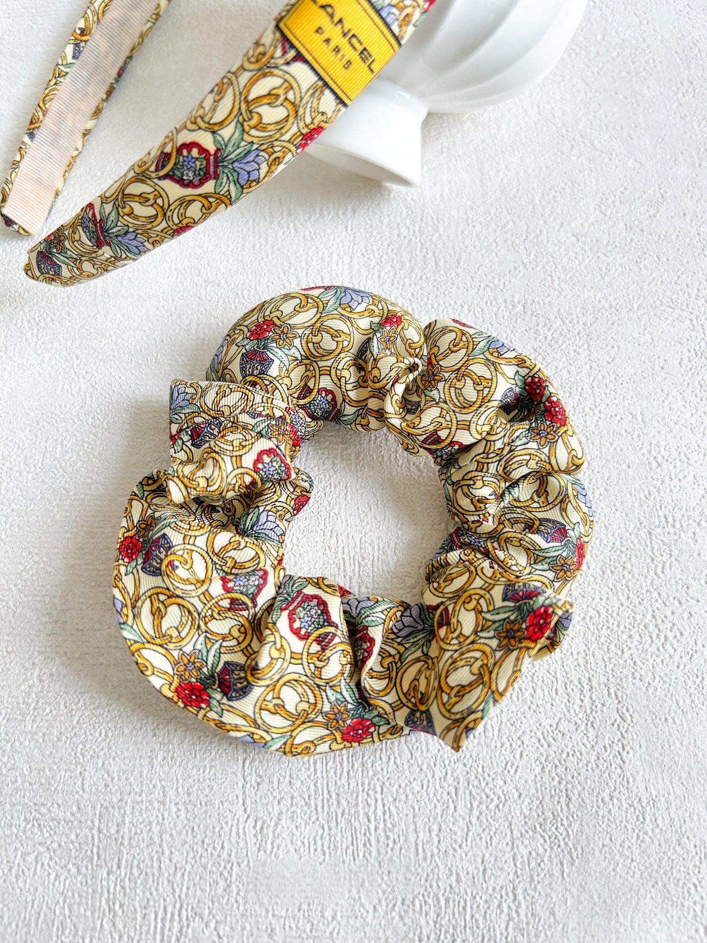 Ensemble Upcyclé Iconique 'Anneaux fleuris'