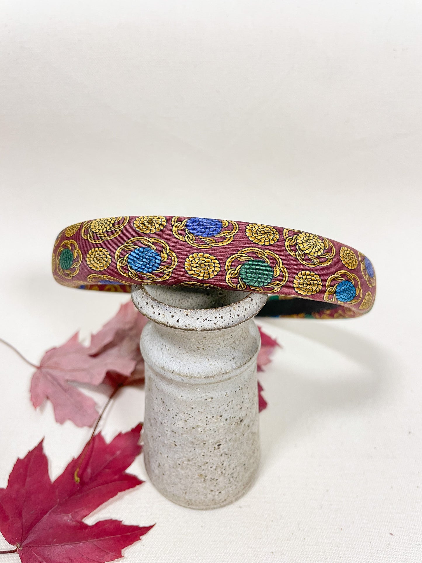 Headband Upcyclé Iconique 'Boutons en fleurs'