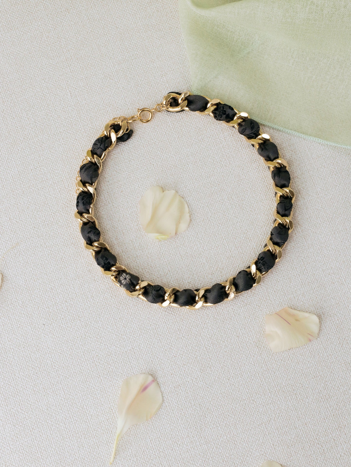 Collier Mailles Upcyclé Tout en Soie ' Forêt Obscure'