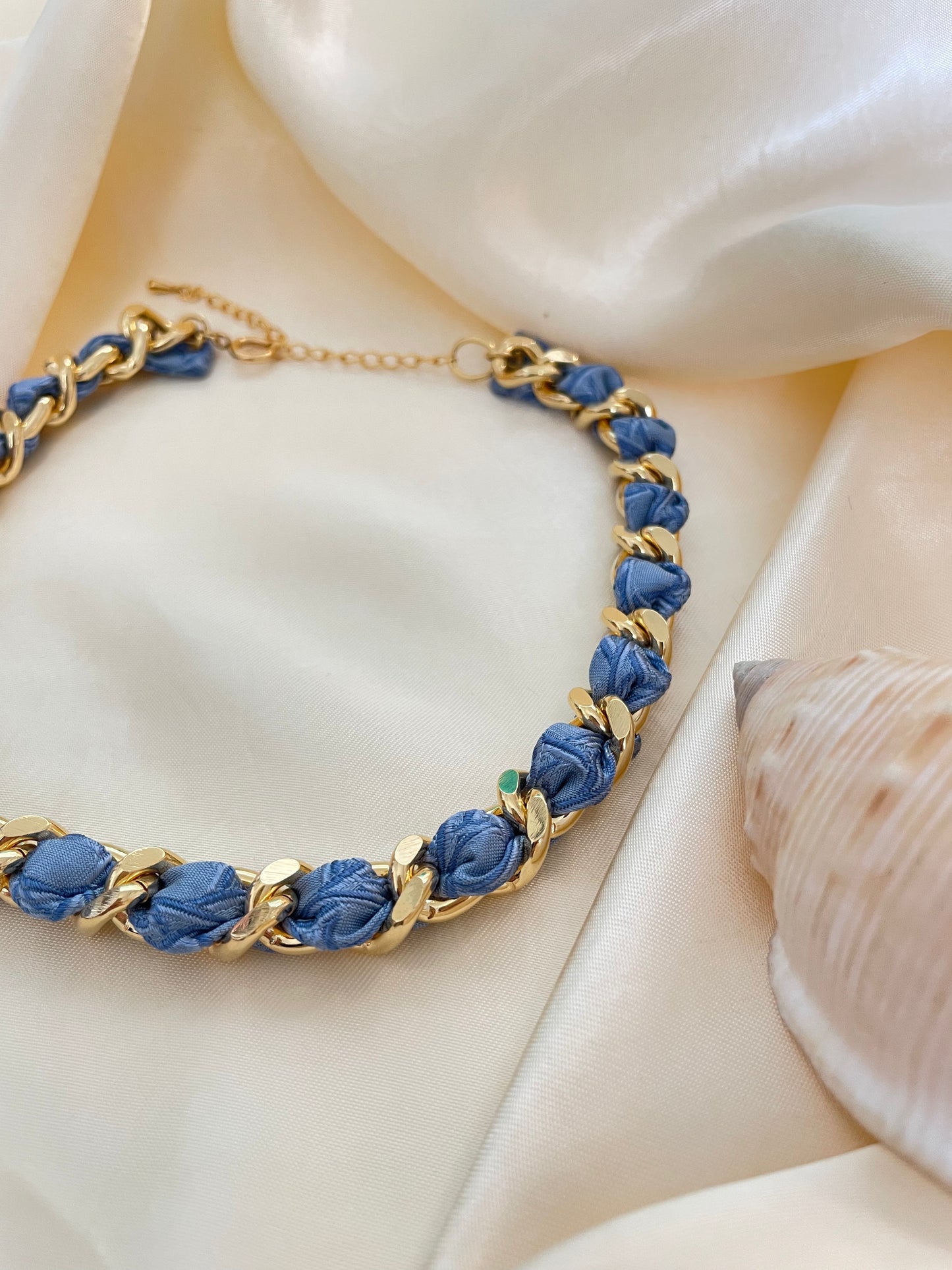 Collier Mailles Upcyclé Tout en Soie 'Ocean Blue'