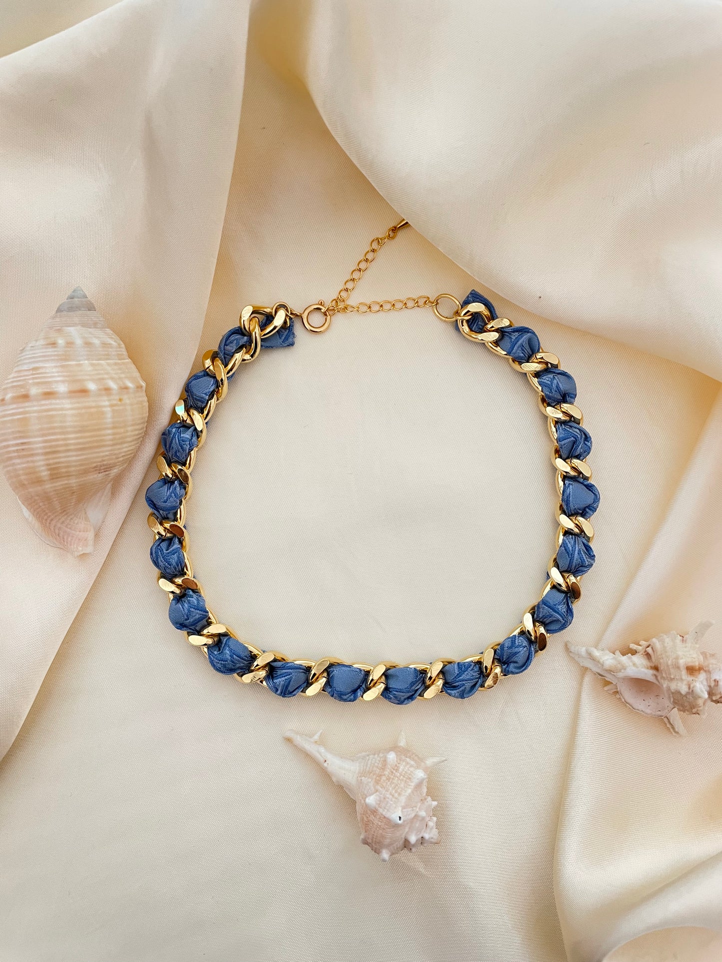 Collier Mailles Upcyclé Tout en Soie 'Ocean Blue'