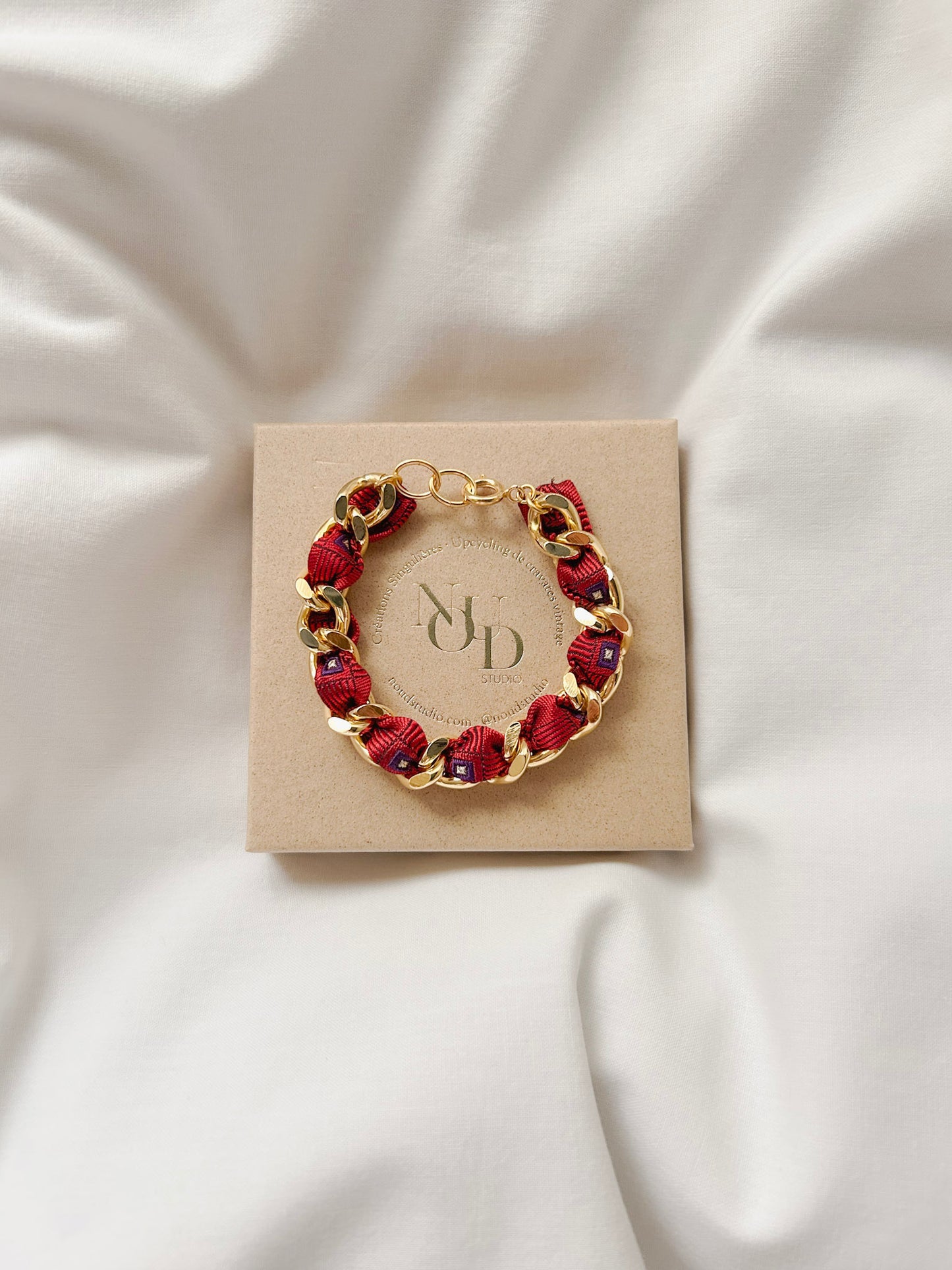 Bracelet Mailles Upcyclé 'Rouge de Passion'