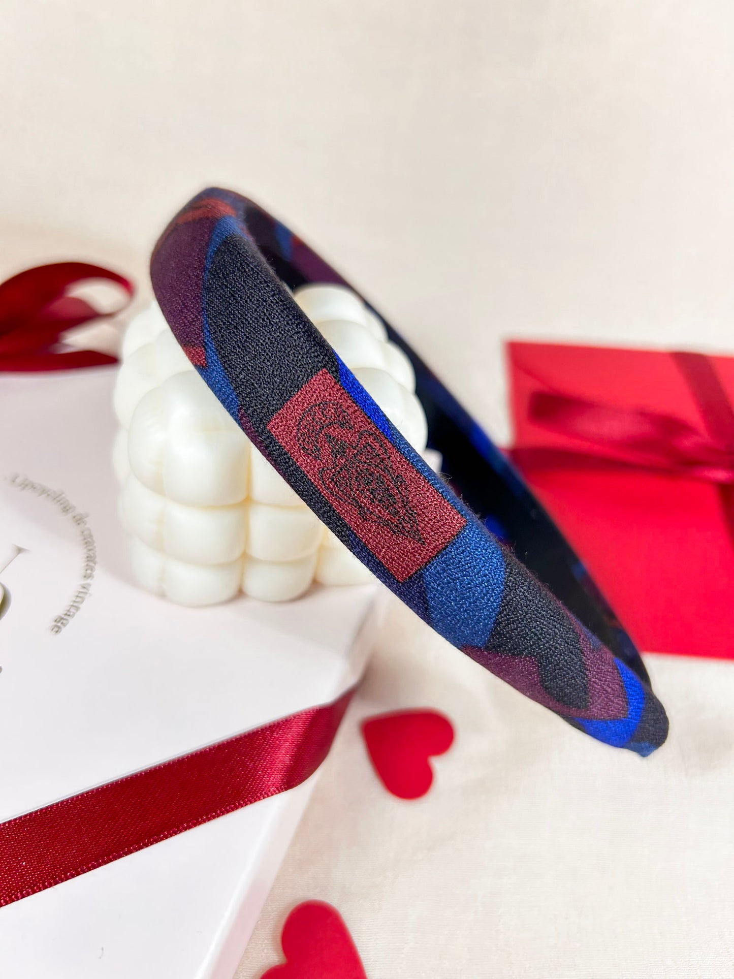 Headband Upcyclé Iconique 'Filtre d'Amour'