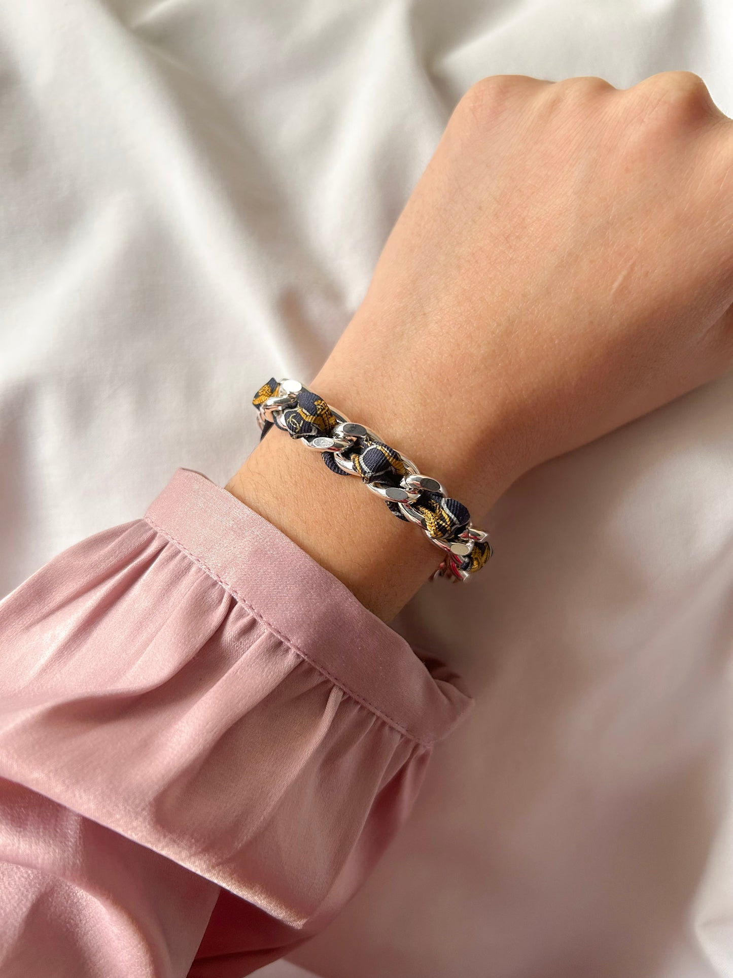 Bracelet Mailles Upcyclé Iconique 'Golden Arrow'