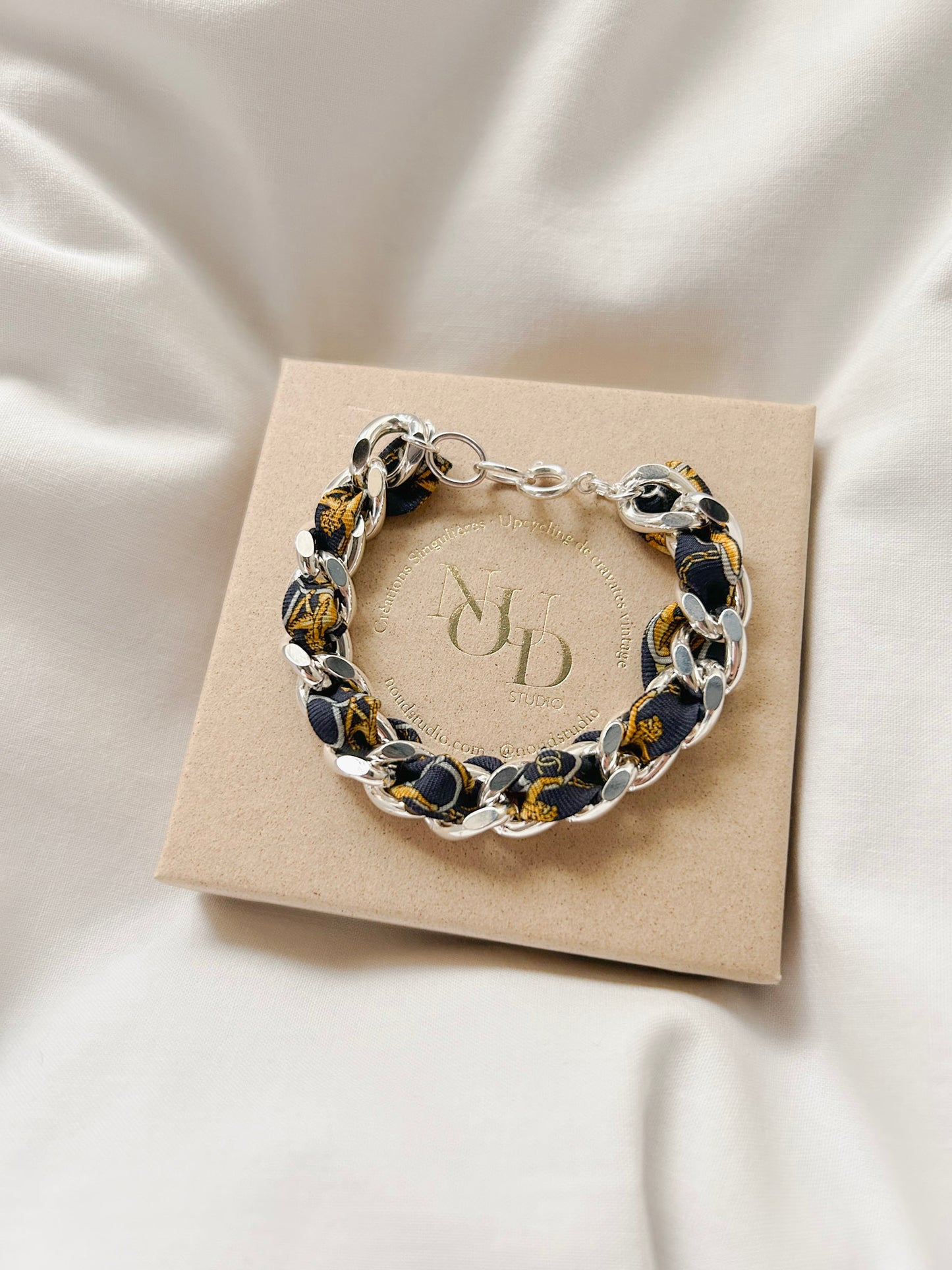 Bracelet Mailles Upcyclé Iconique 'Golden Arrow'