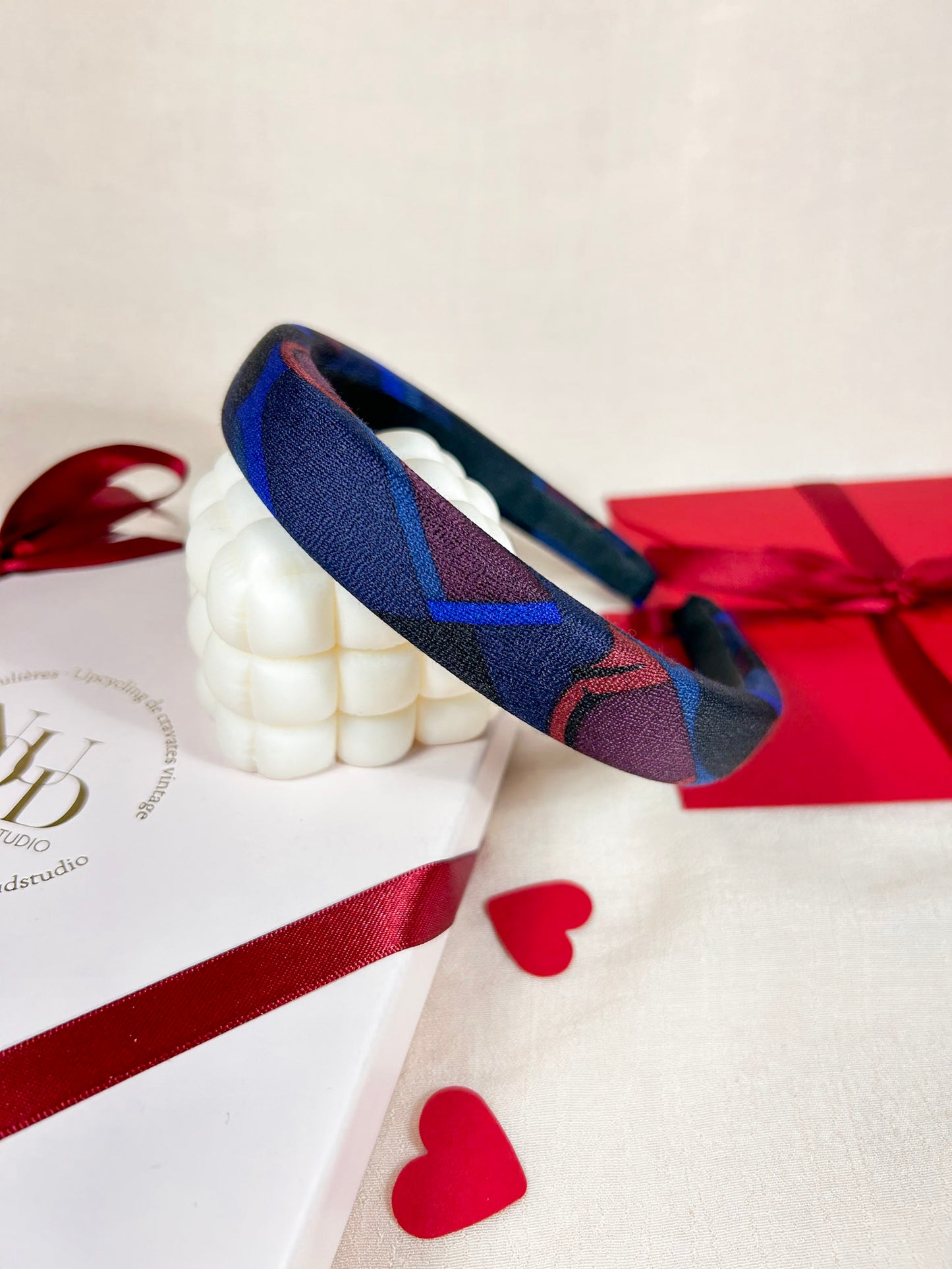 Headband Upcyclé Iconique 'Filtre d'Amour'