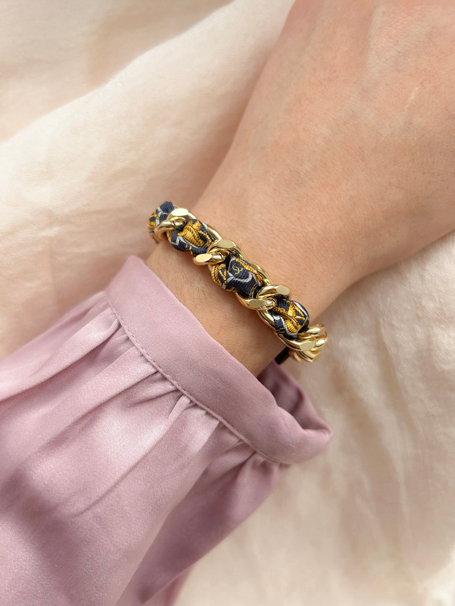 Bracelet Mailles Upcyclé Iconique 'Golden Arrow'
