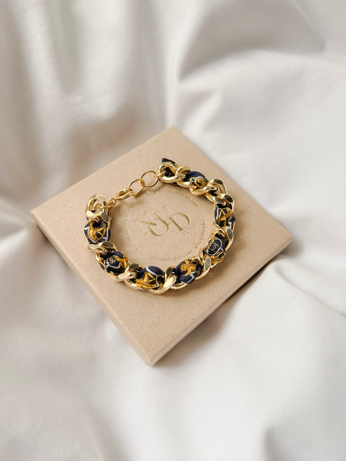 Bracelet Mailles Upcyclé Iconique 'Golden Arrow'