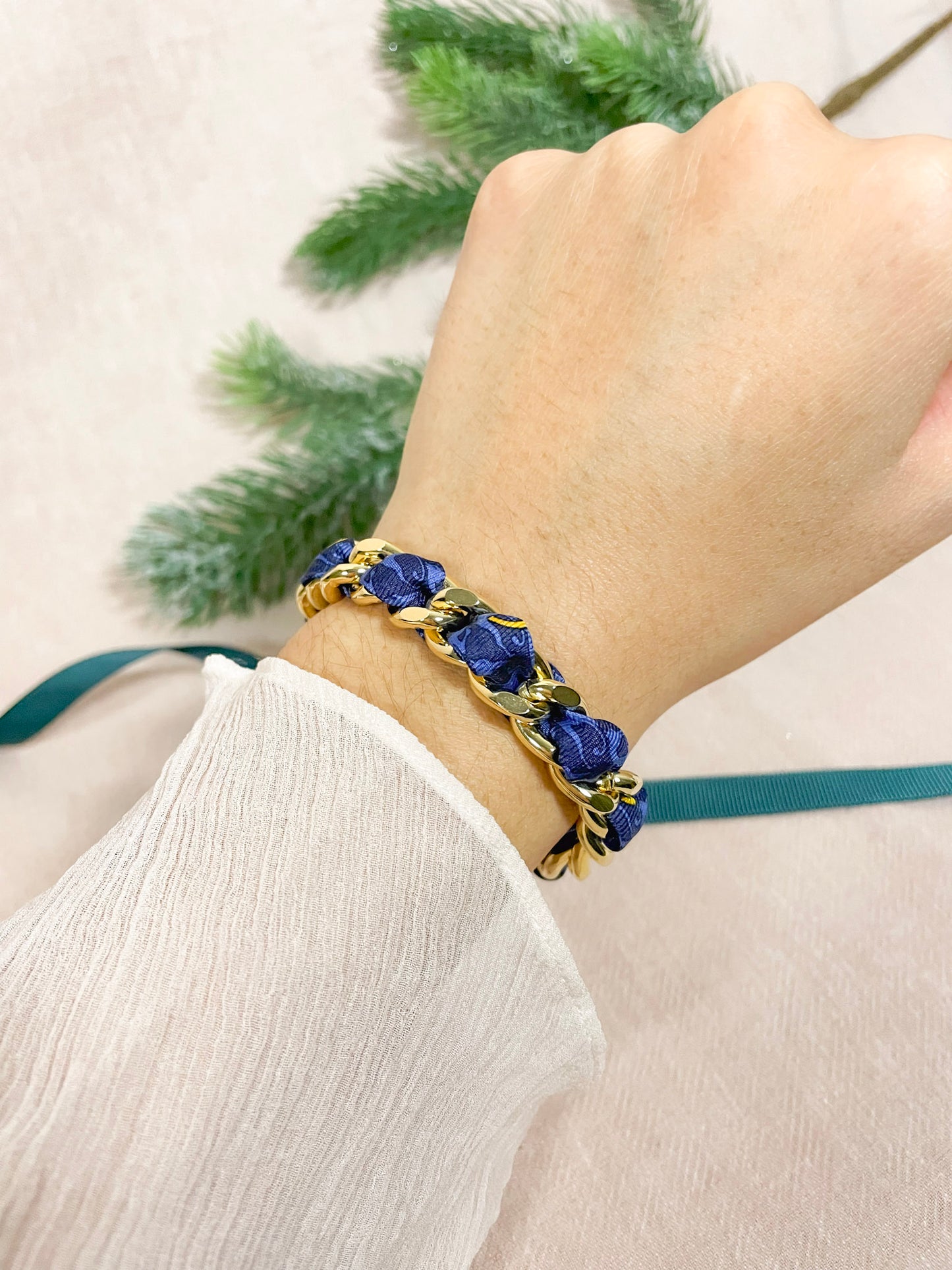 Bracelet Mailles Upcyclé 'Invasion d'Or'